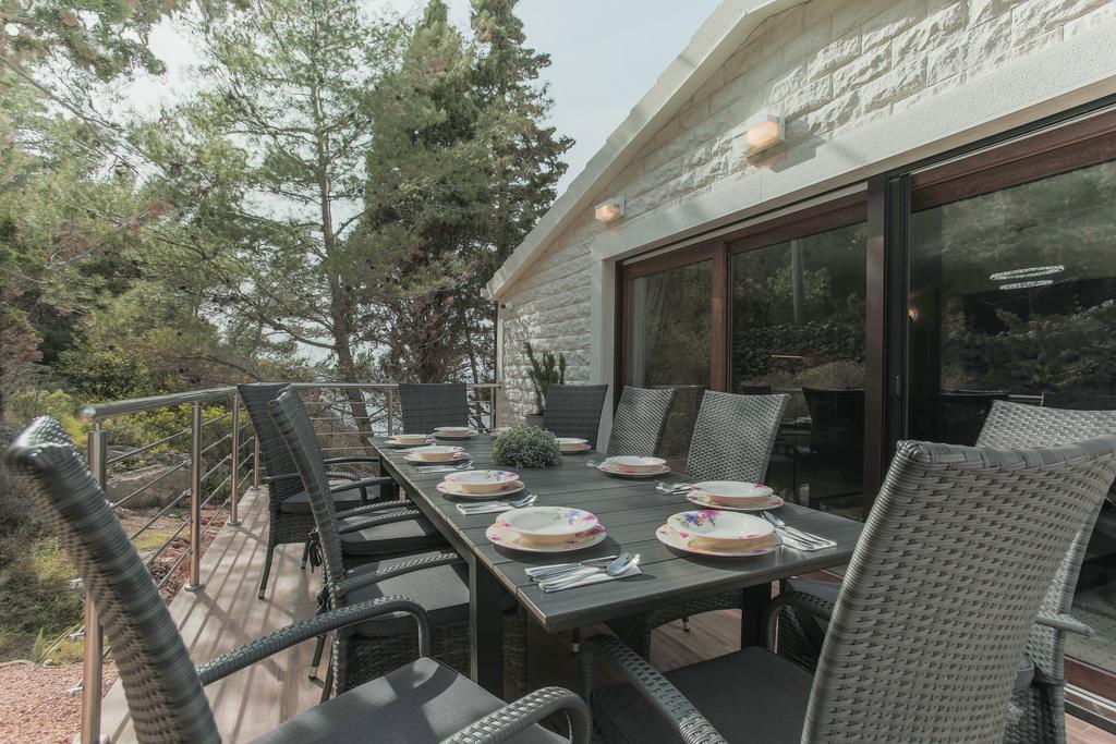 Villa Mendes Zastražišće Eksteriør billede