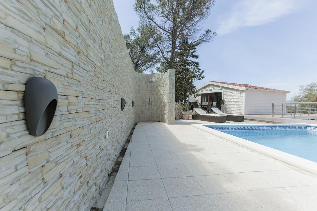 Villa Mendes Zastražišće Eksteriør billede