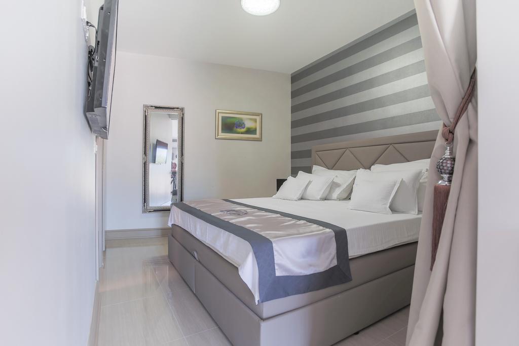 Villa Mendes Zastražišće Eksteriør billede